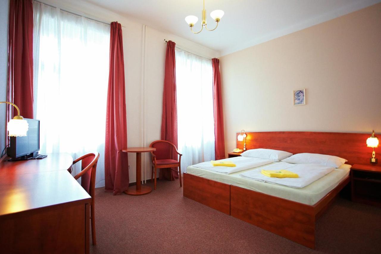 Wellness Hotel Central Klatovy Dış mekan fotoğraf